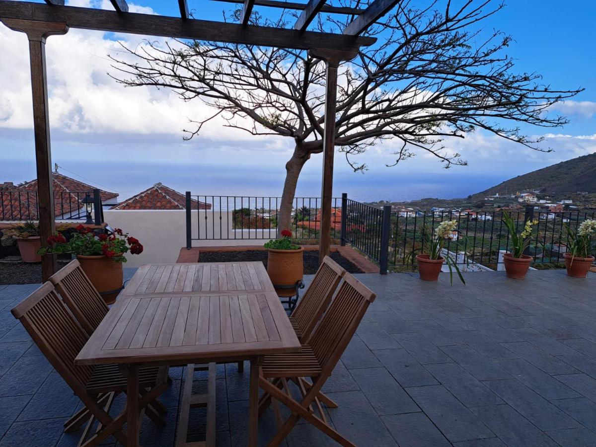 Casa Amagante, En Hoyo De * Mazo